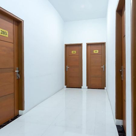 Super Oyo 839 Royal Guest House Medan Bagian luar foto