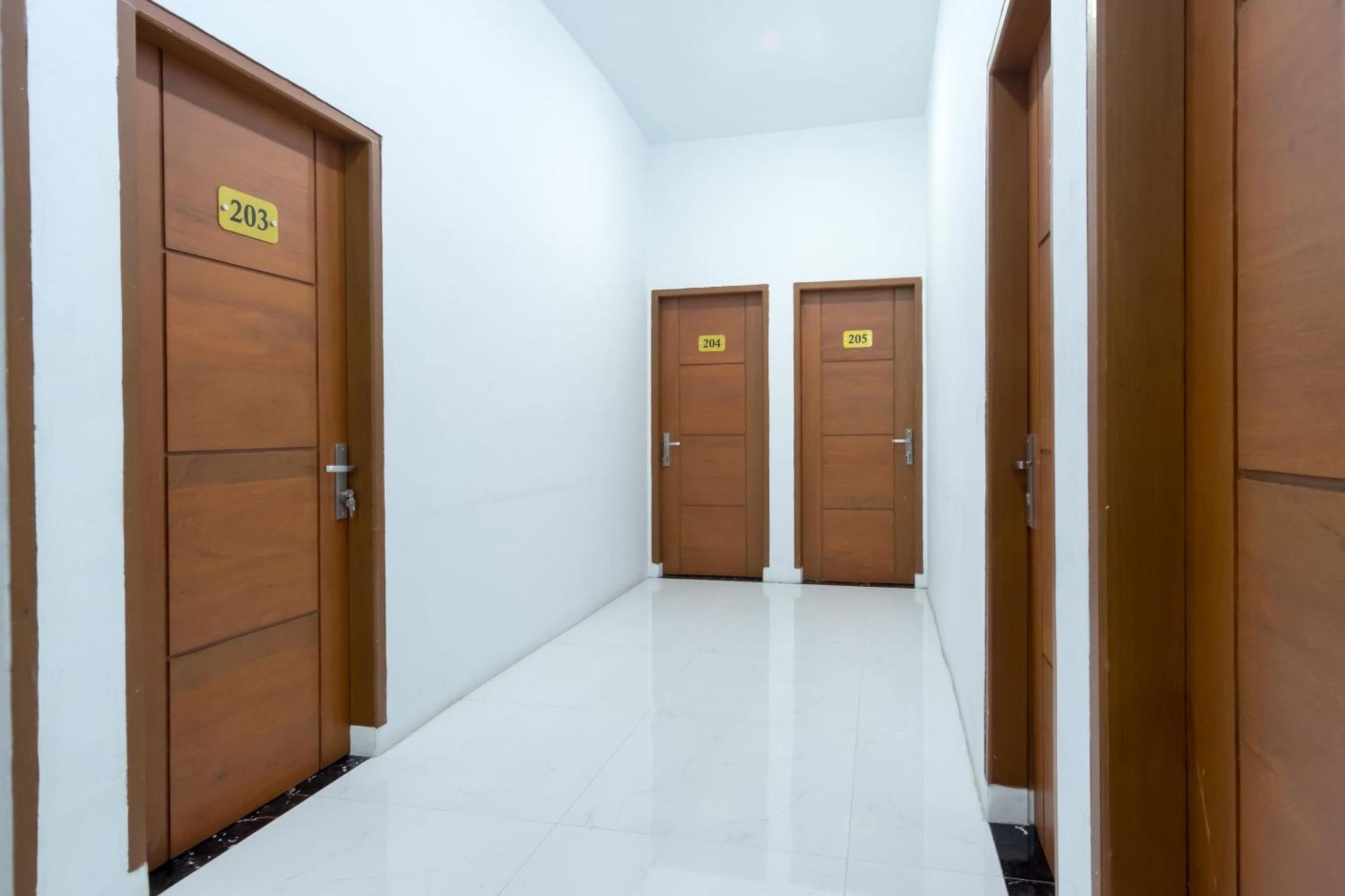 Super Oyo 839 Royal Guest House Medan Bagian luar foto