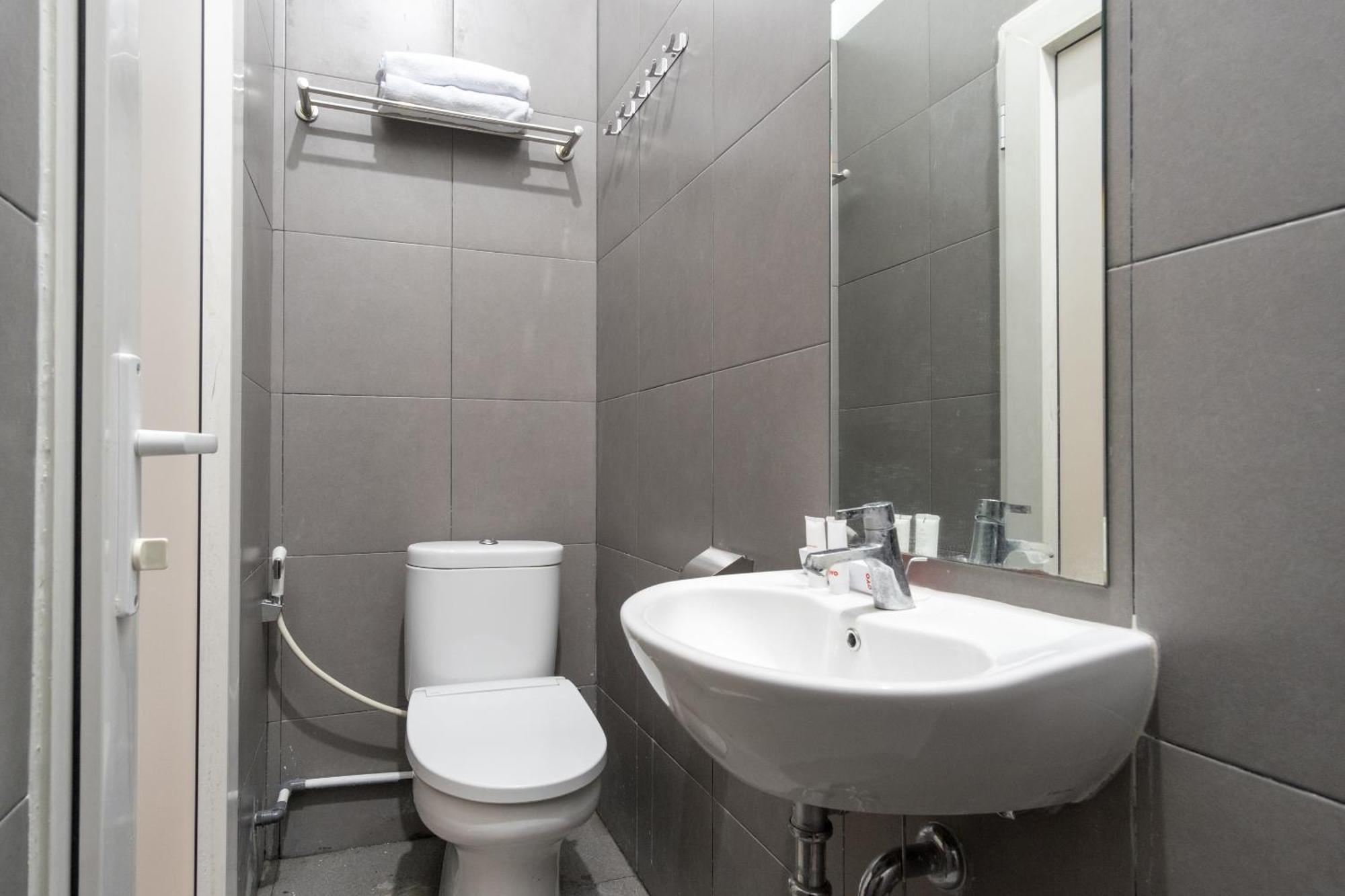 Super Oyo 839 Royal Guest House Medan Bagian luar foto