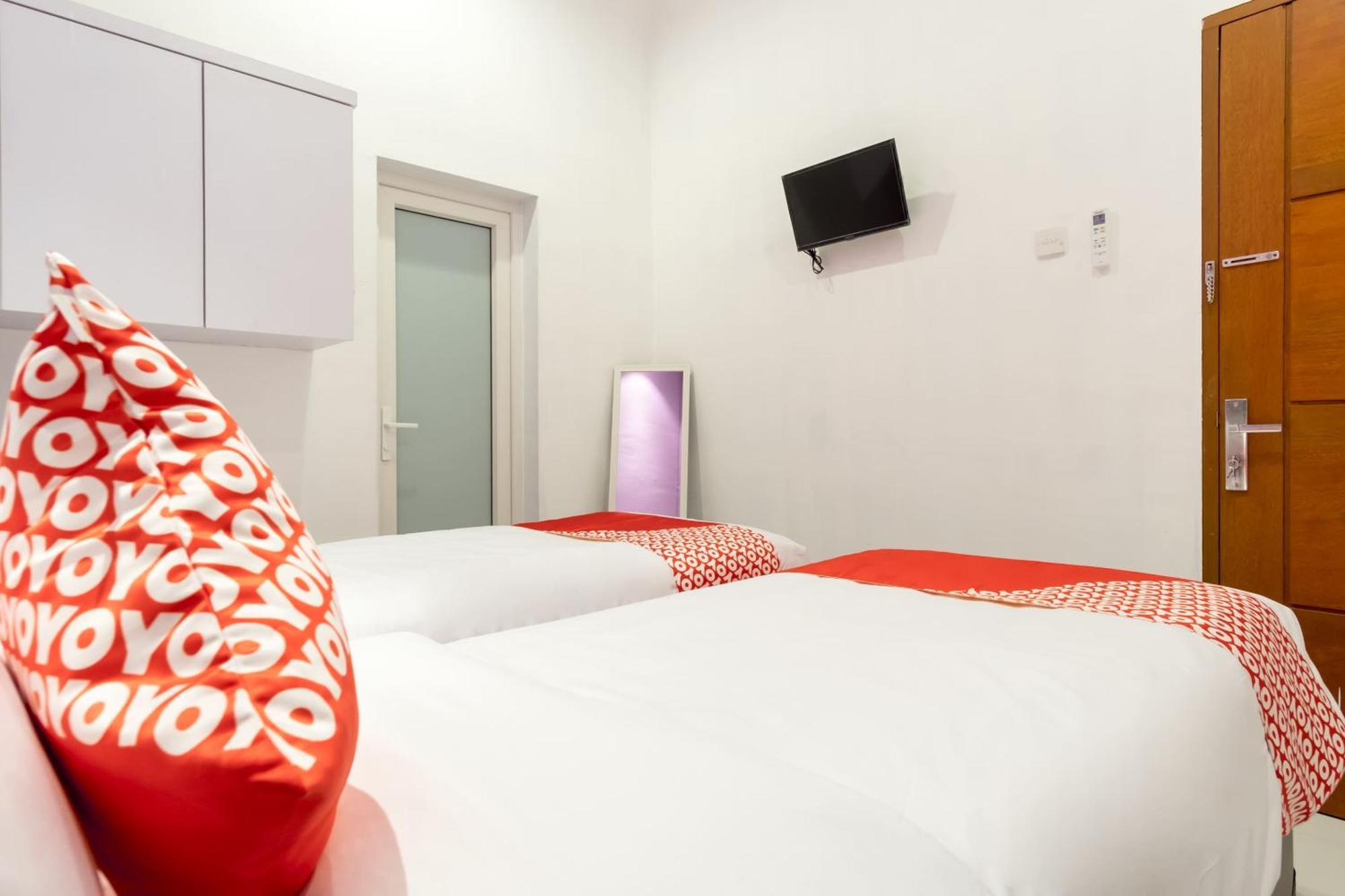Super Oyo 839 Royal Guest House Medan Bagian luar foto