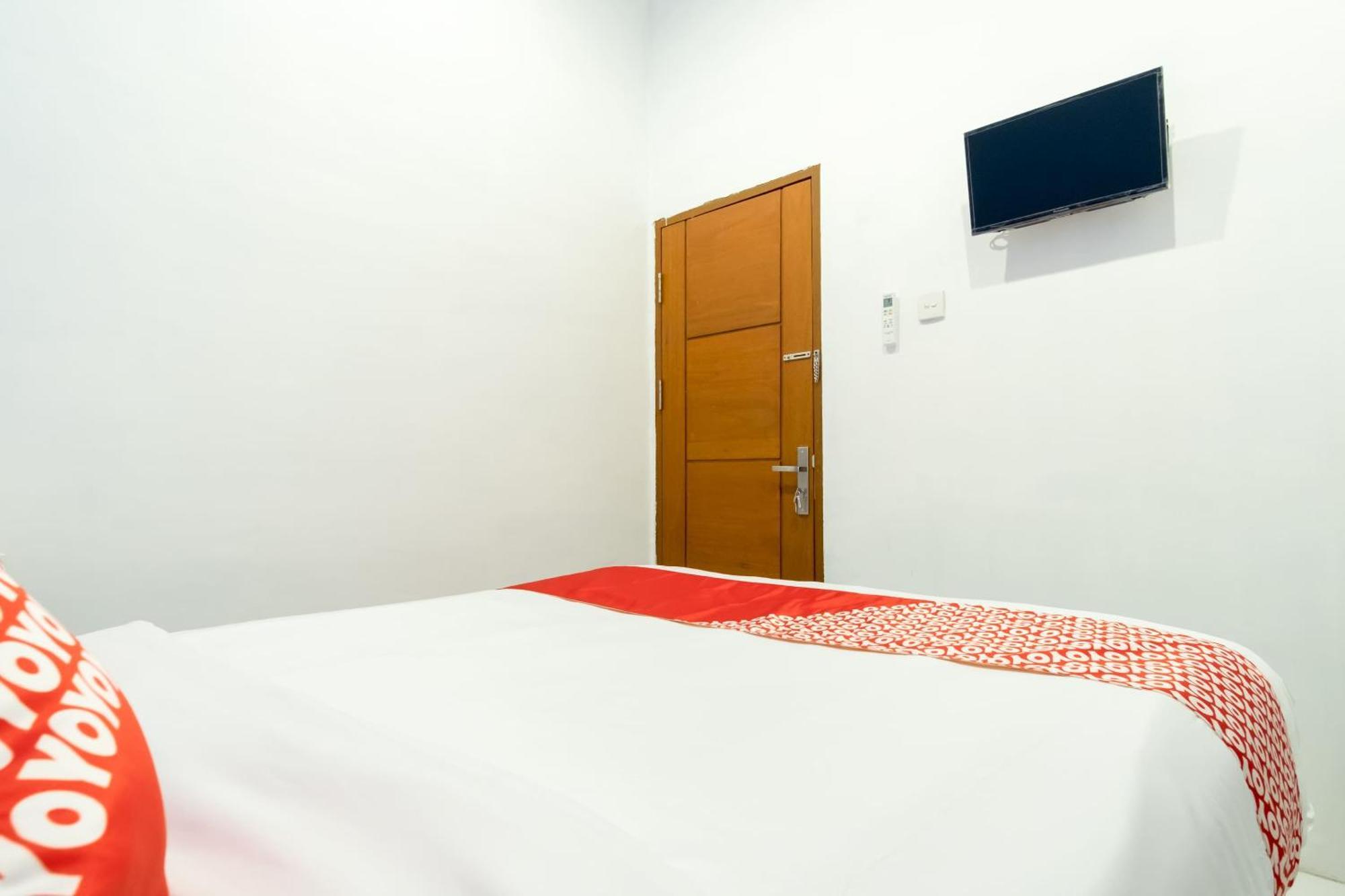 Super Oyo 839 Royal Guest House Medan Bagian luar foto